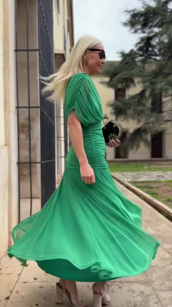 Sienna - Elegant Green Dress