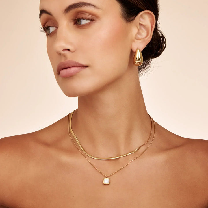 Mother of Pearl Square Pendant Necklace